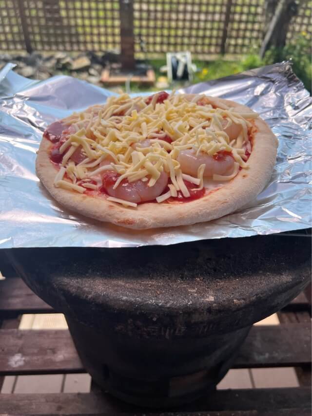焼く前のピザ